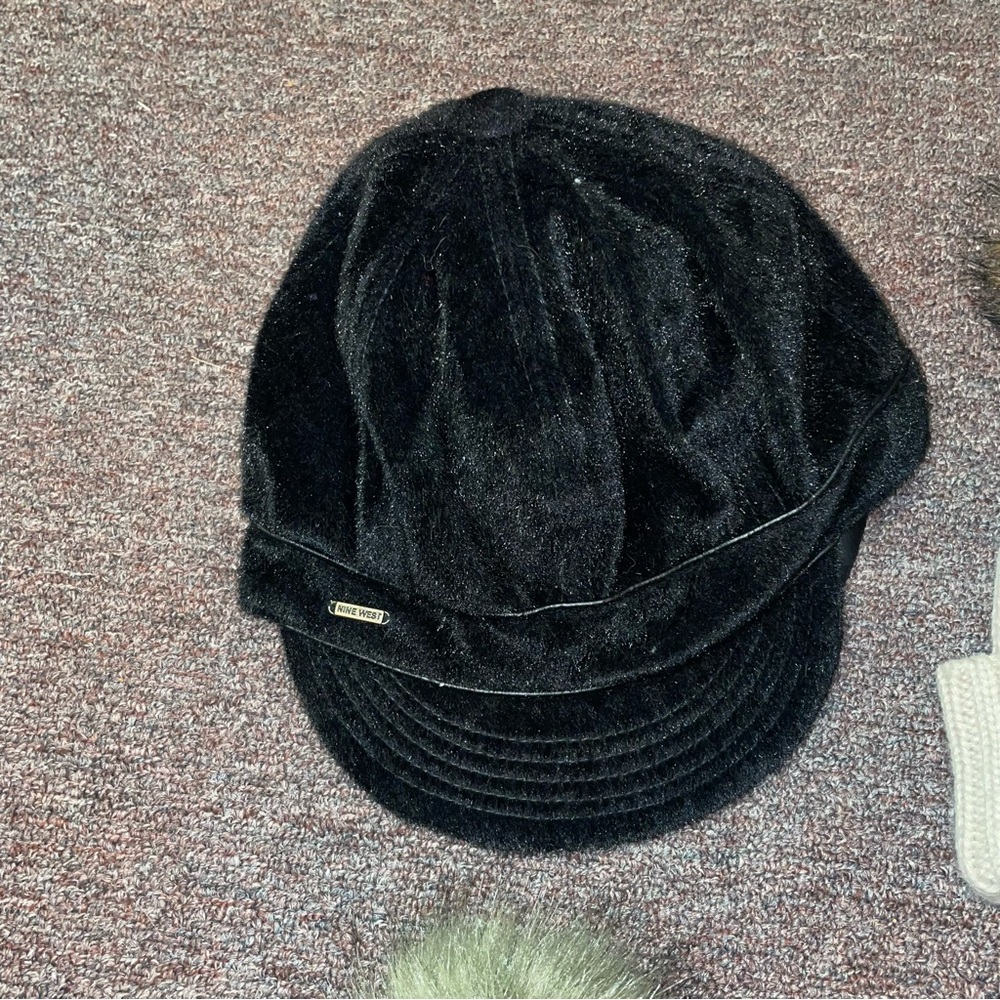 Women’s Winter Accessories Bundle - image 6